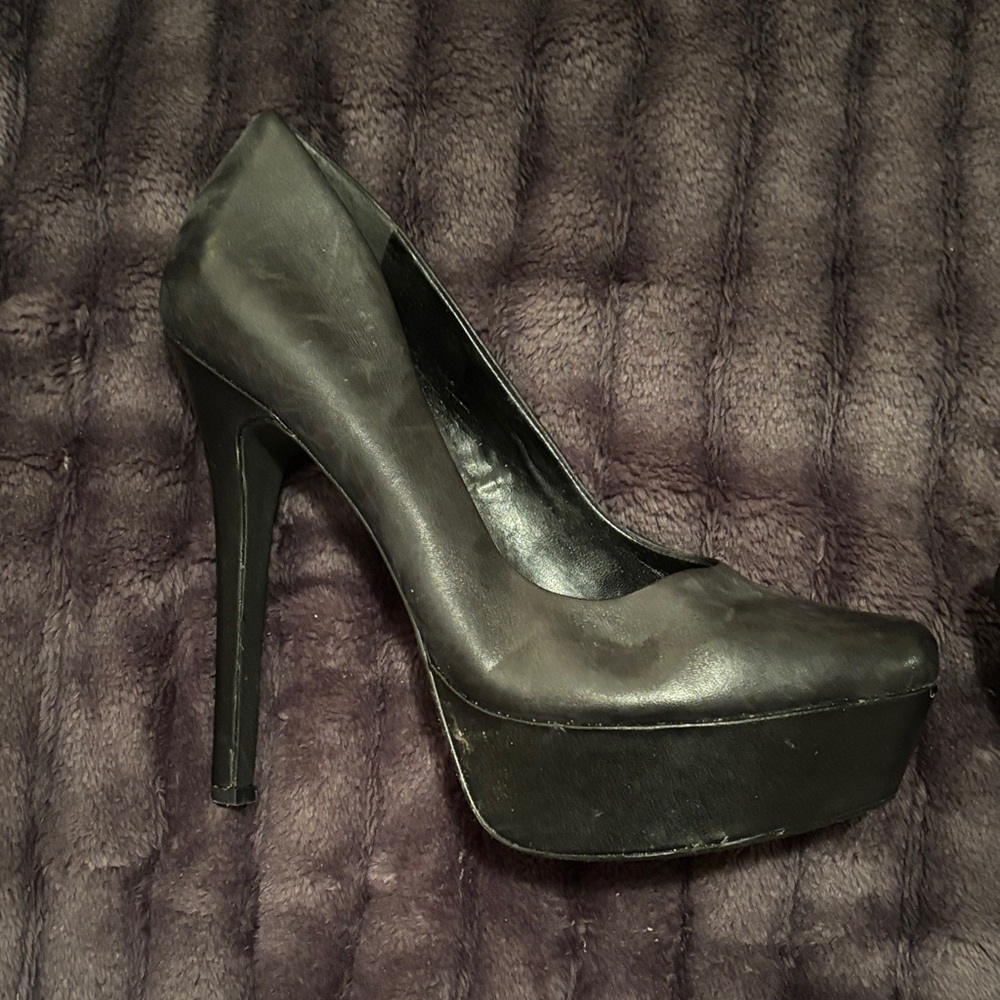 Jessica Simpson Elegant Black real leather High Heel Pumps